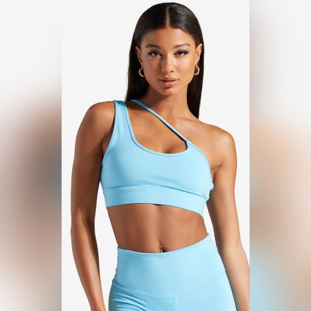 NWT Asymmetrical Sports Bra Baby Blue Size XS(0-2) SHOEDAZZLE